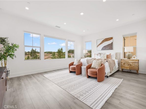 59 Longchamp, Irvine CA 92602