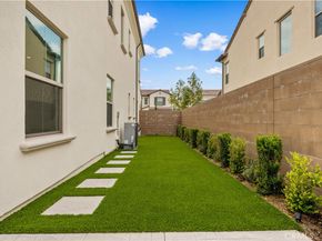 59 Longchamp, Irvine CA 92602