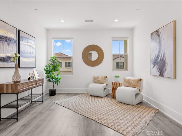 59 Longchamp, Irvine CA 92602