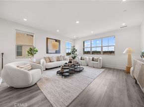 59 Longchamp, Irvine CA 92602