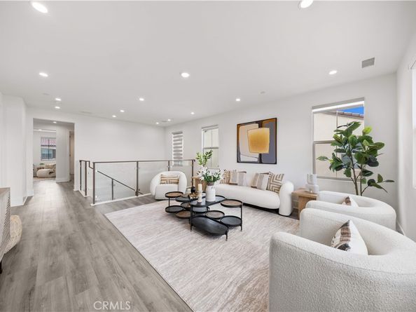 59 Longchamp, Irvine CA 92602