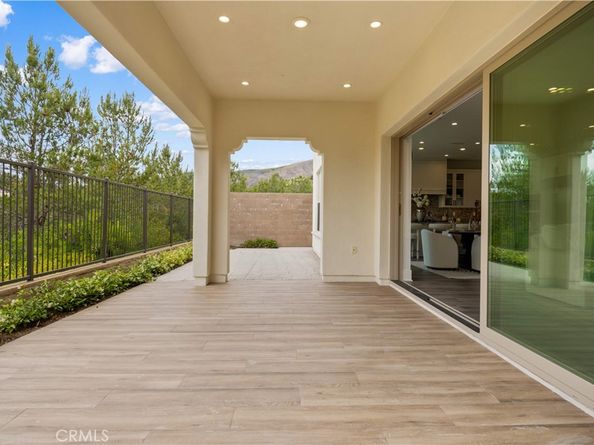 59 Longchamp, Irvine CA 92602