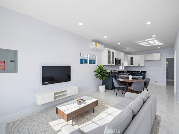 14712 Newland Street, Midway City CA 92655