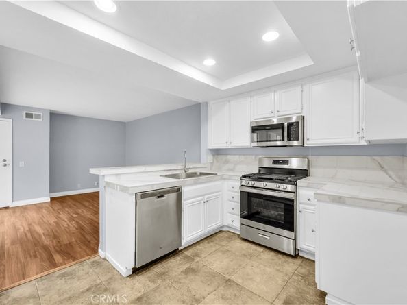 4 Wellesley, Irvine CA 92612