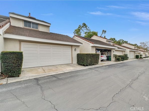 4 Wellesley, Irvine CA 92612