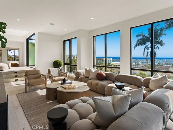 1210 Kings Rd, Newport Beach CA 92663