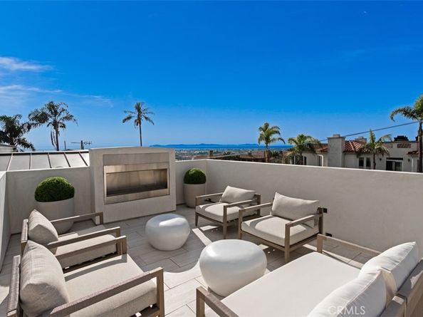 1210 Kings Rd, Newport Beach CA 92663