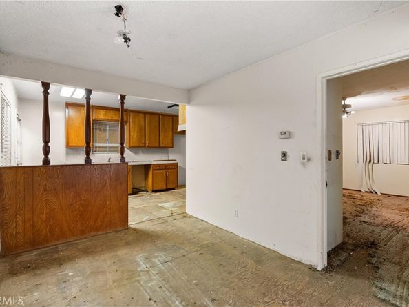 1984 Raymond, Signal Hill CA 90755