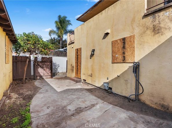 1984 Raymond, Signal Hill CA 90755