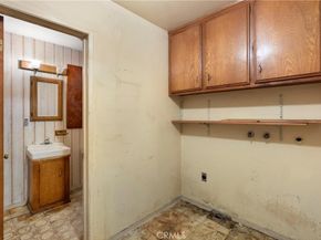 1984 Raymond, Signal Hill CA 90755