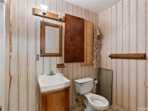 1984 Raymond, Signal Hill CA 90755