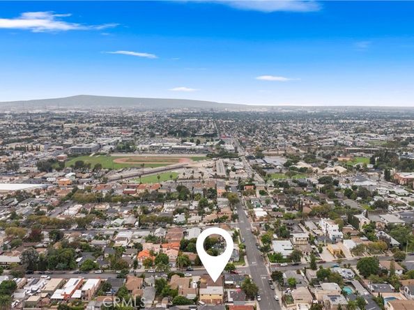 1984 Raymond, Signal Hill CA 90755