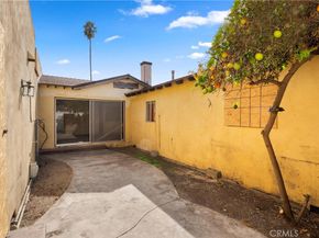1984 Raymond, Signal Hill CA 90755