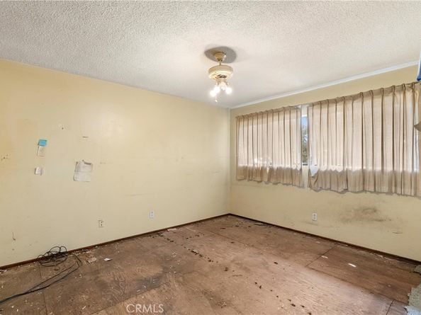 1984 Raymond, Signal Hill CA 90755