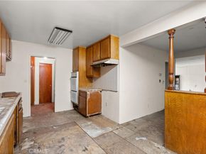 1984 Raymond, Signal Hill CA 90755