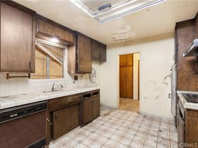 1984 Raymond, Signal Hill CA 90755