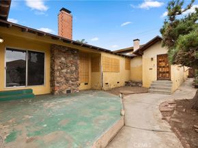 1984 Raymond, Signal Hill CA 90755