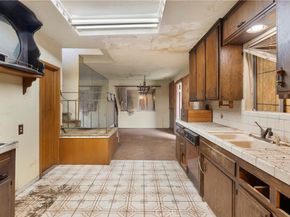 1984 Raymond, Signal Hill CA 90755