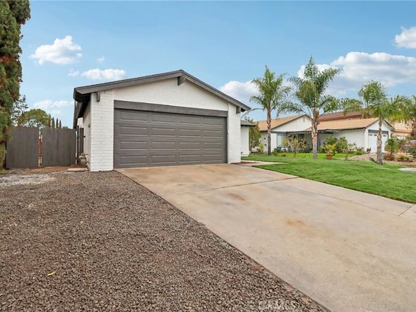 4560 Calle Del Palo, Oceanside CA 92057