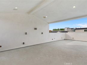 319 1/2 Jasmine, Corona Del Mar CA 92625