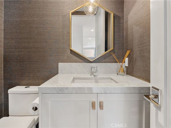 319 1/2 Jasmine, Corona Del Mar CA 92625