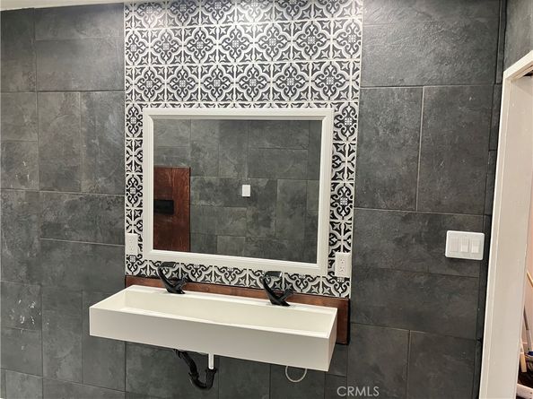 1818 W 81st, Los Angeles CA 90047