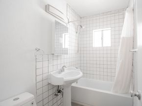 906 E Imperial, El Segundo CA 90245