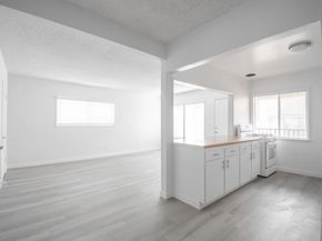 906 E Imperial, El Segundo CA 90245