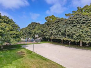 21335 Bay Crest Circle, Huntington Beach CA 92646