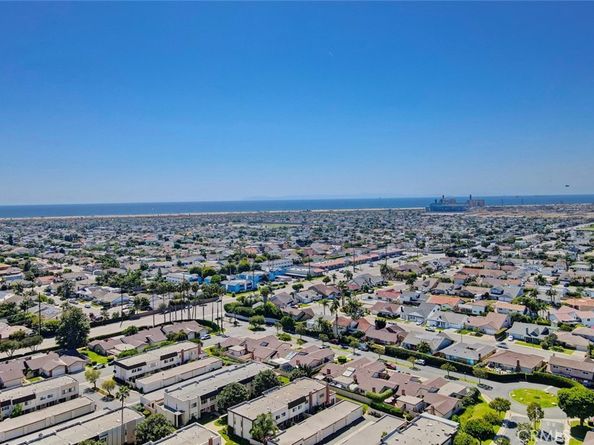 21335 Bay Crest Circle, Huntington Beach CA 92646