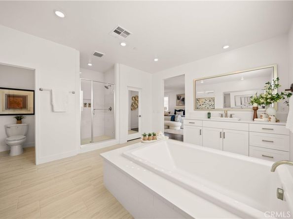 306 Treble, Irvine CA 92618
