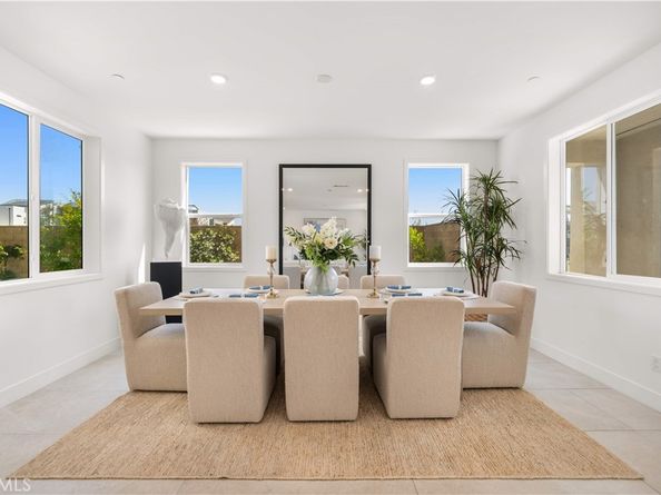 306 Treble, Irvine CA 92618