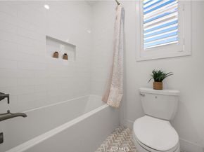 306 Treble, Irvine CA 92618