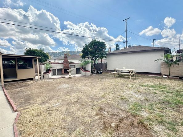 1638 Vejar St, Pomona CA 91766