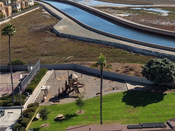 8142 Foxhall Drive, Huntington Beach CA 92646