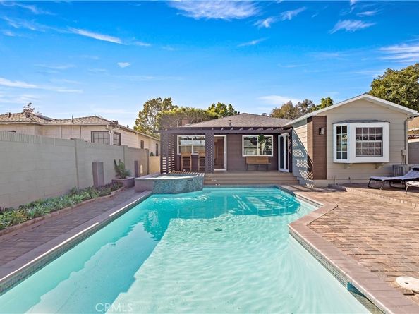 3746 Gardenia Avenue, Long Beach CA 90807