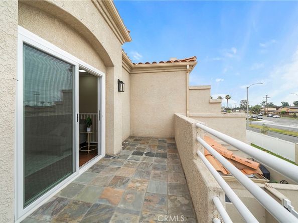 1845 Plaza Del Amo C, Torrance CA 90501