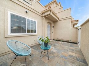 1845 Plaza Del Amo C, Torrance CA 90501