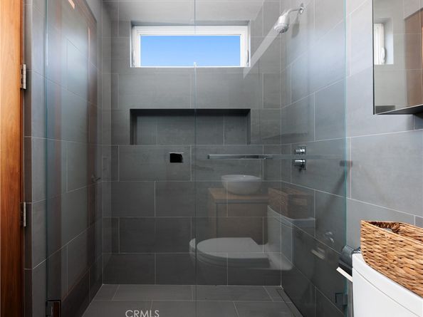 7104 W Oceanfront, Newport Beach CA 92663