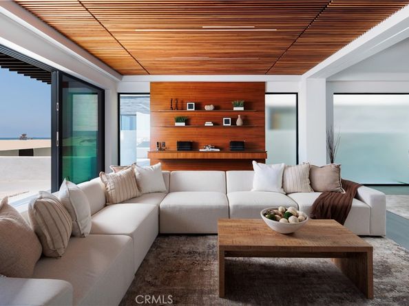 7104 W Oceanfront, Newport Beach CA 92663