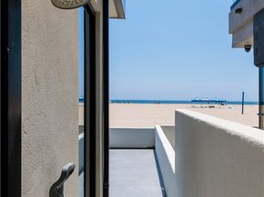 7104 W Oceanfront, Newport Beach CA 92663