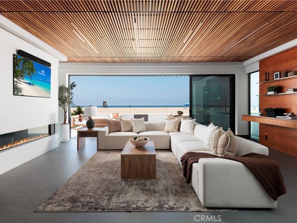 7104 W Oceanfront, Newport Beach CA 92663