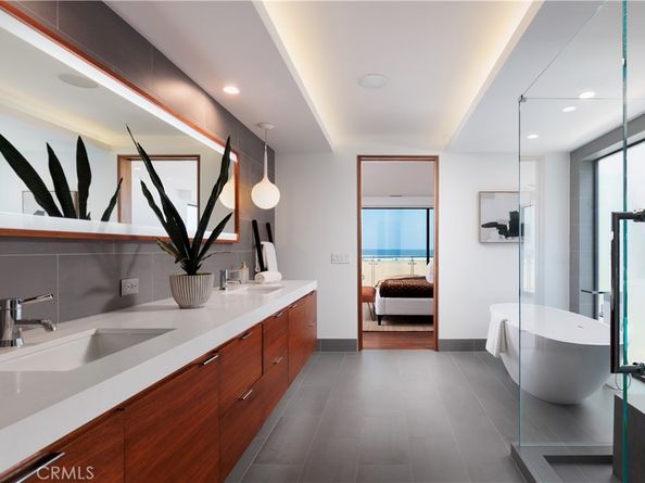 7104 W Oceanfront, Newport Beach CA 92663