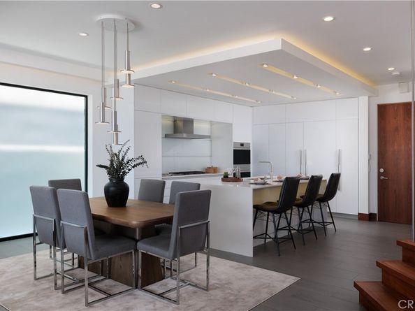 7104 W Oceanfront, Newport Beach CA 92663