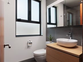 7104 W Oceanfront, Newport Beach CA 92663