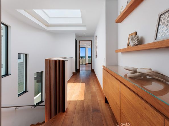 7104 W Oceanfront, Newport Beach CA 92663