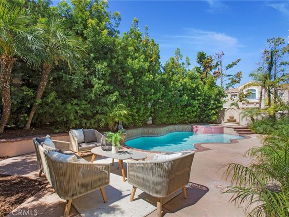 25 Santa Maria, Lake Forest CA 92610