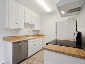 1010 W Macarthur Boulevard 24, Santa Ana CA 92707