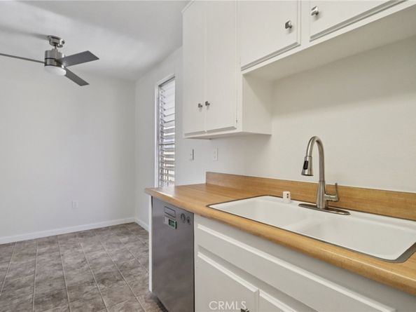 1010 W Macarthur Boulevard 24, Santa Ana CA 92707