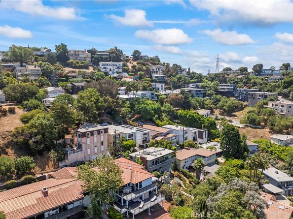 2820 Oak Point Drive, Los Angeles CA 90068